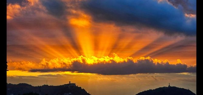 Gora !    Gora !   Gora !: foto en Donostia-San Sebastián