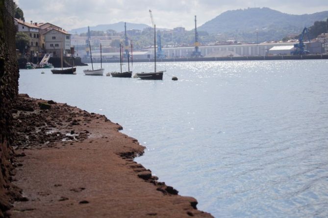 Itsasbehera: foto en Pasaia