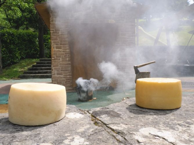 IZALGO GAZTA: foto en Idiazabal