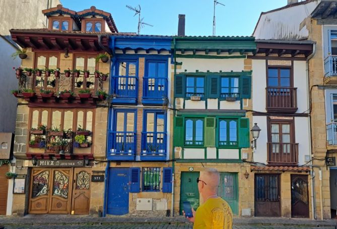 Juego de colores: foto en Hondarribia