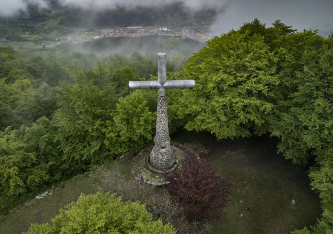 KOROSTI-LA CRUZ: foto en Legazpi