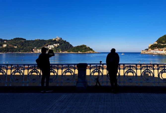 Mirando la bahía: foto en Donostia-San Sebastián
