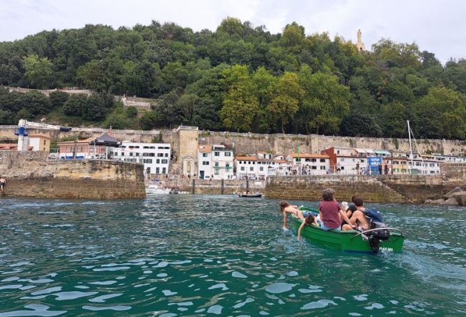 Navegando por la bahía: foto en Donostia-San Sebastián