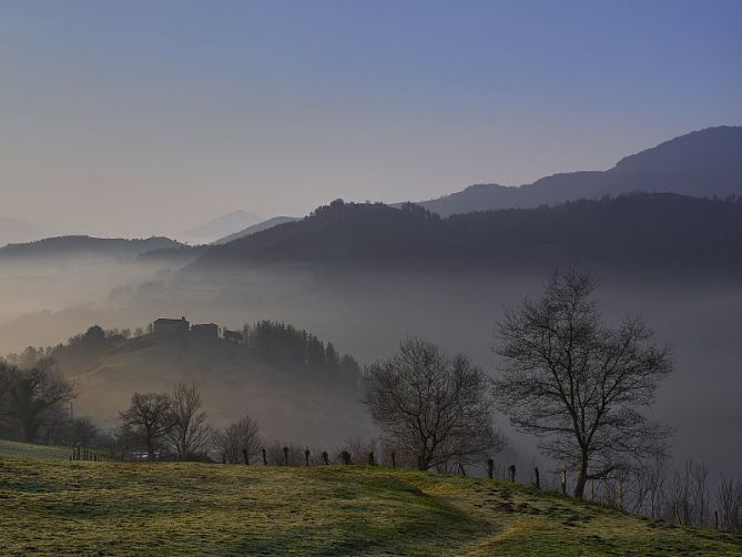 nieblas: foto en Asteasu