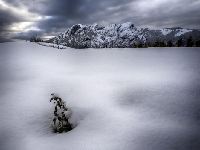 Peñas de Aia con nieve: foto en Oiartzun
