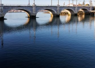 puente sobre el rio bidasoa