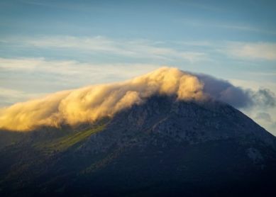 Udalaitz con txapela