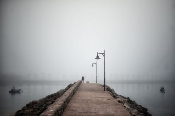 Niebla en el espigón